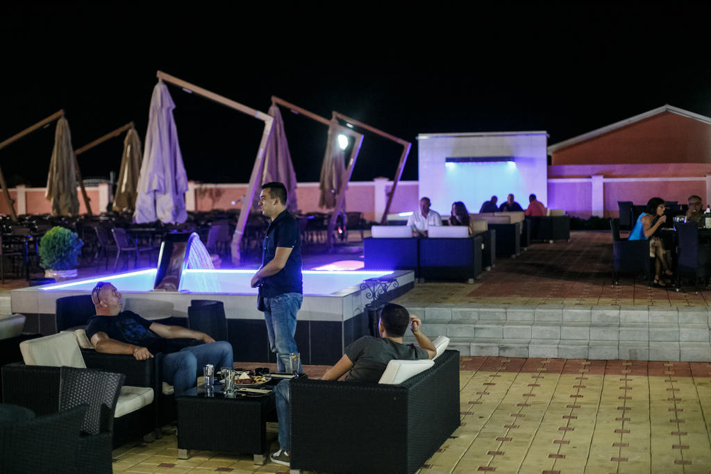 Hotel Oasis Podgorica Exterior foto