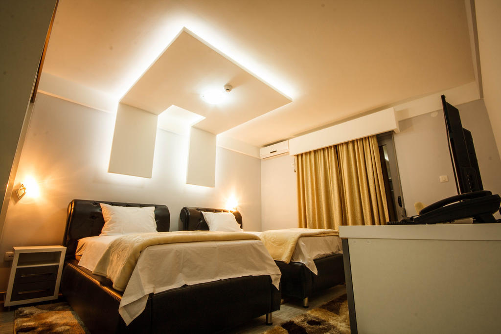 Hotel Oasis Podgorica Zimmer foto
