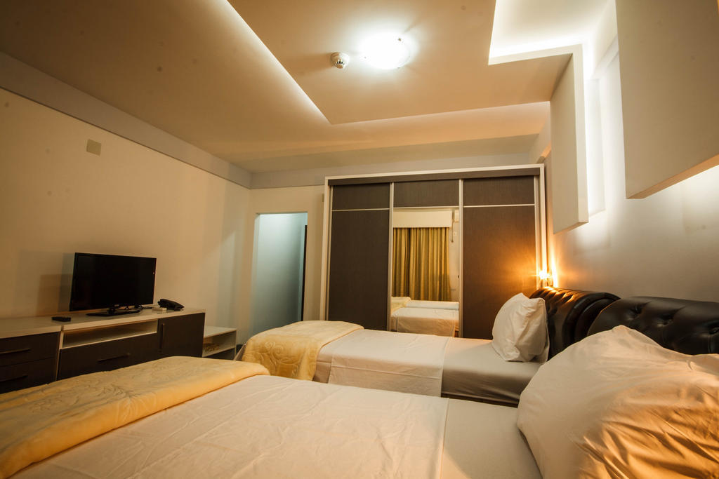 Hotel Oasis Podgorica Zimmer foto
