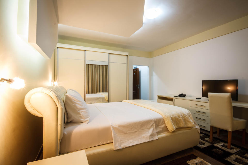 Hotel Oasis Podgorica Zimmer foto