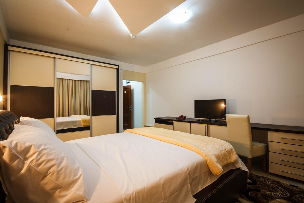 Hotel Oasis Podgorica Zimmer foto